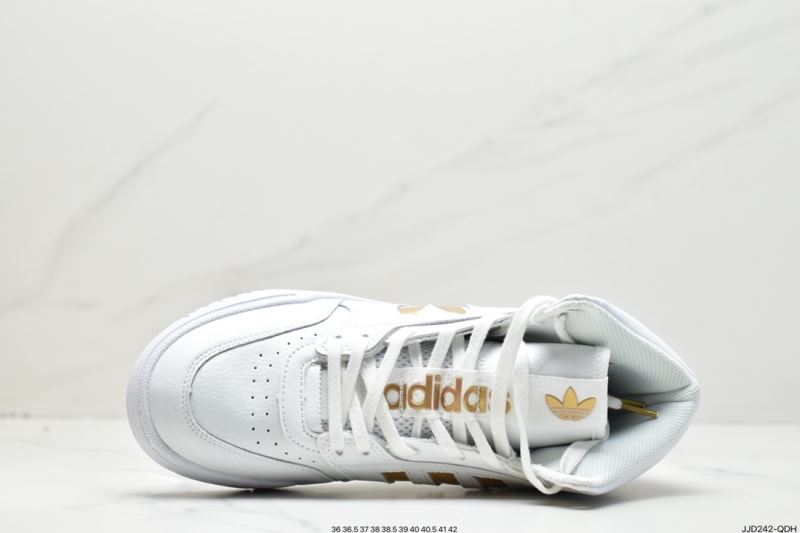 Adidas Sneakers